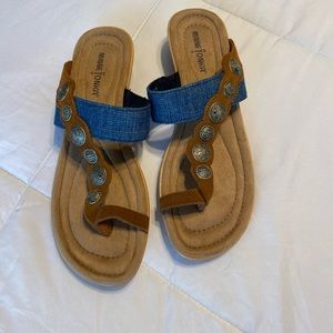 Minnetonka women’s sandals. Size 11